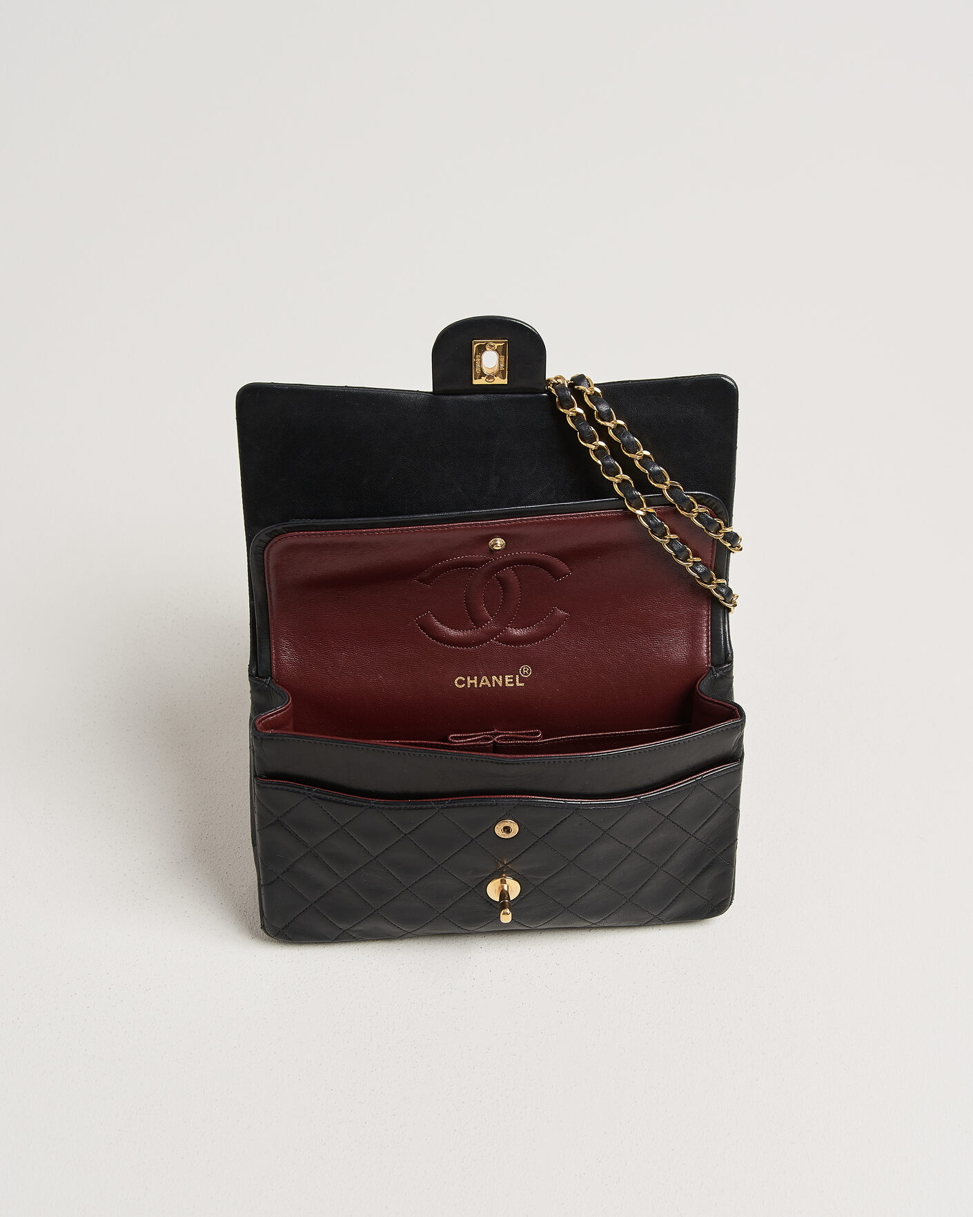 Herren | Pre-Owned & Vintage Bags | Chanel Pre-Owned | Classic Medium Double Flap Bag Black