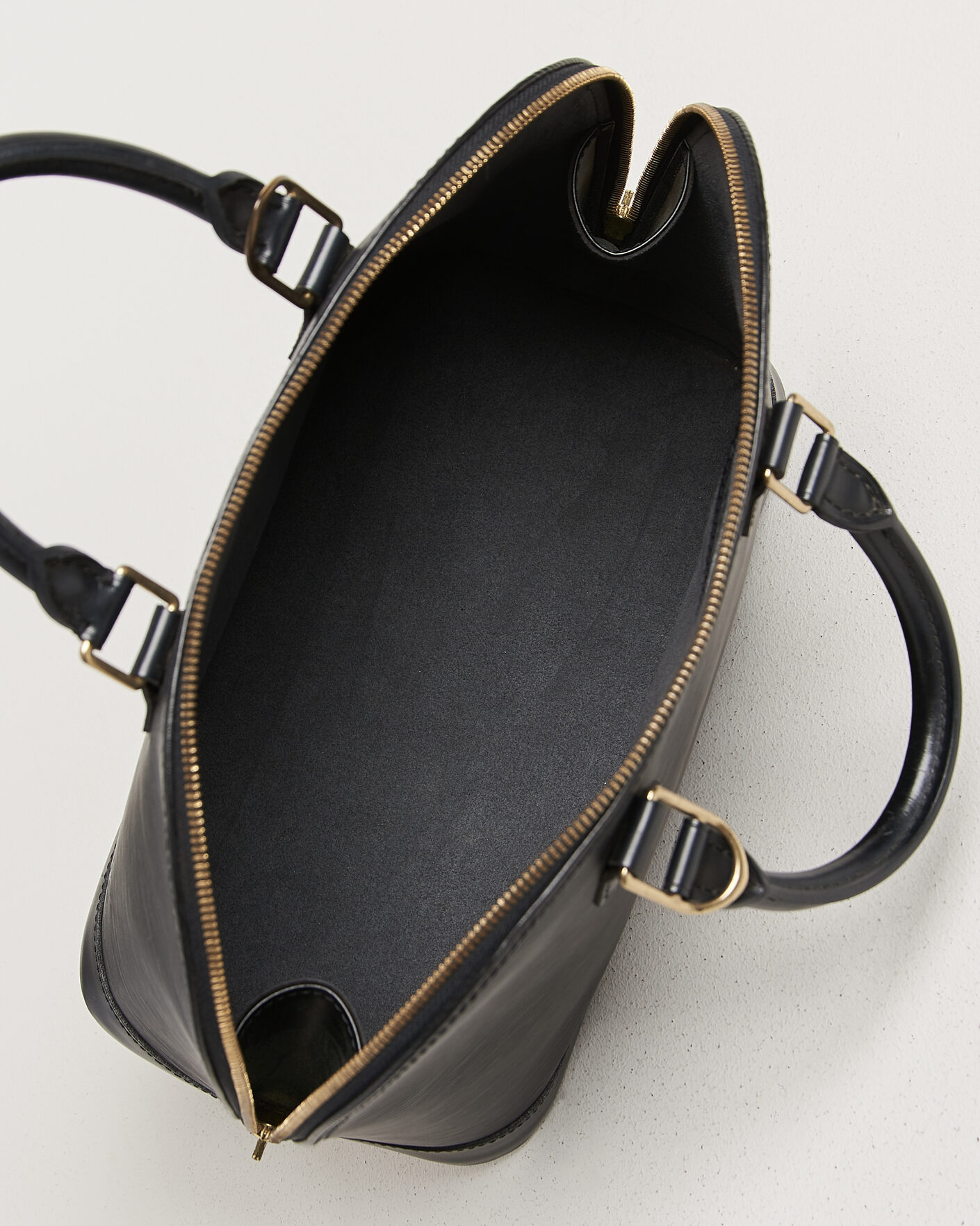 Herren | Pre-Owned & Vintage Bags | Louis Vuitton Pre-Owned | Alma PM Bag Epi Leather Black