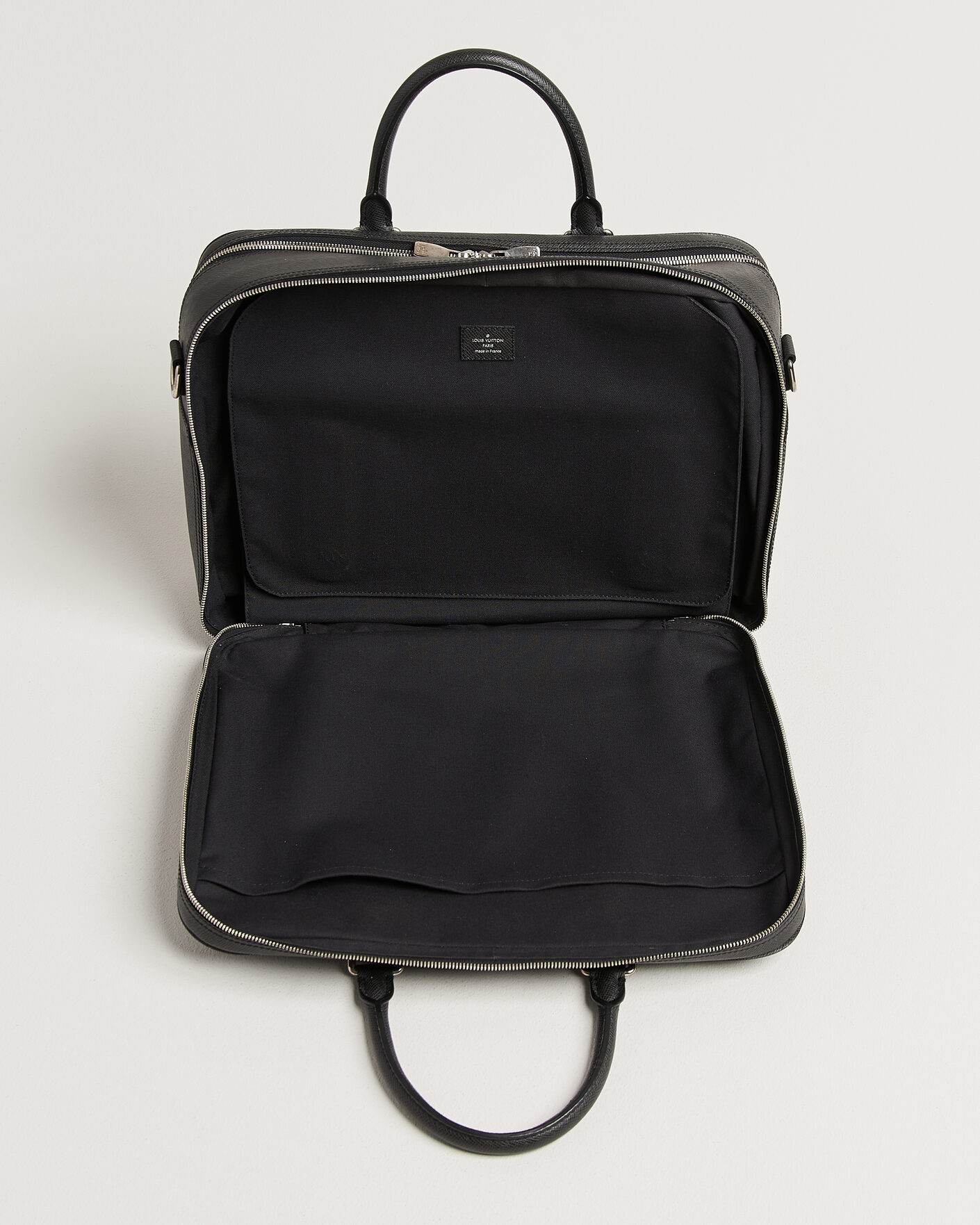 Herren | Pre-Owned & Vintage Bags | Louis Vuitton Pre-Owned | Overnight Bag Taiga Leather Black