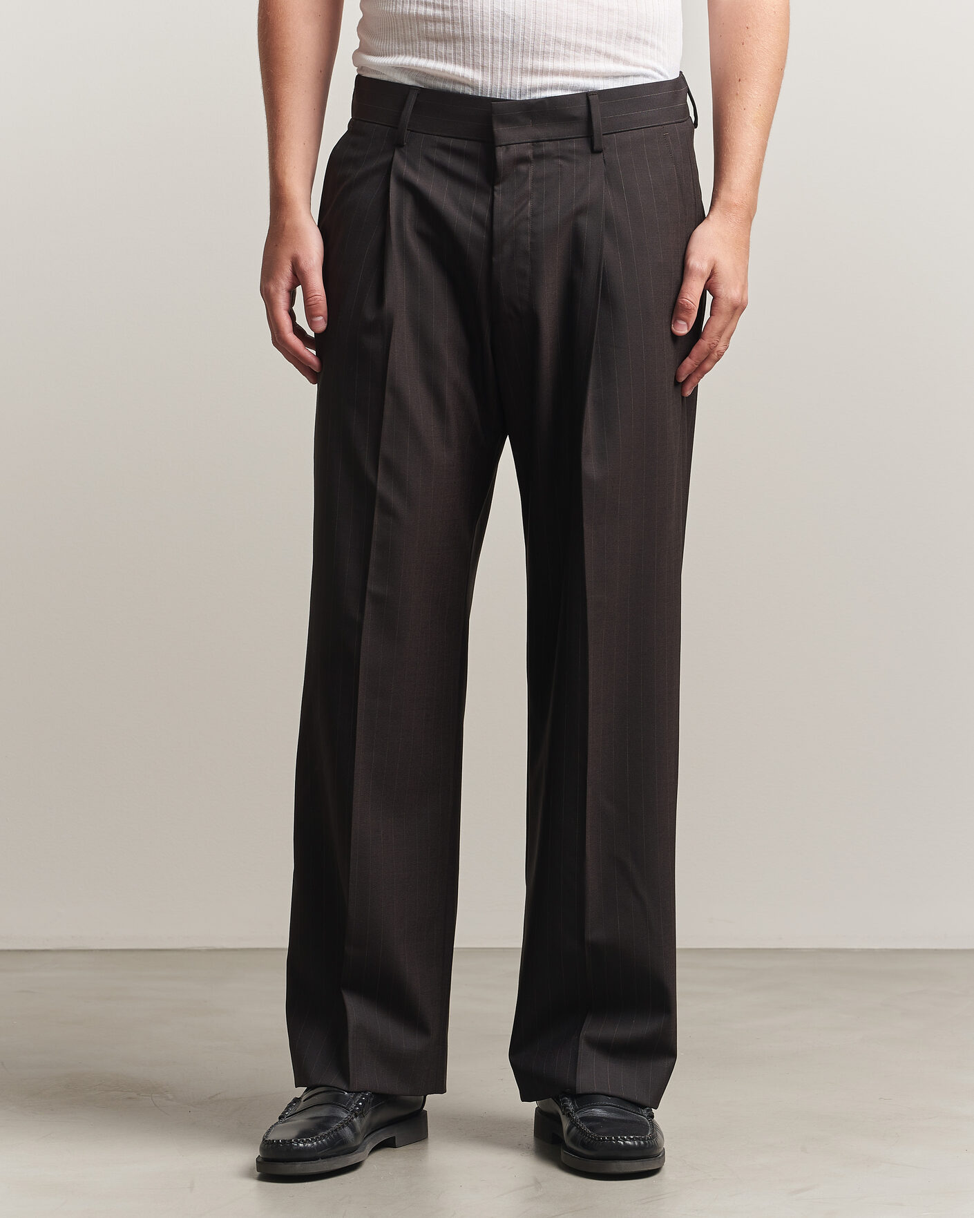 Herren | Hosen | NN07 | Kay Pinstriped Pleated Trousers Dark Brown