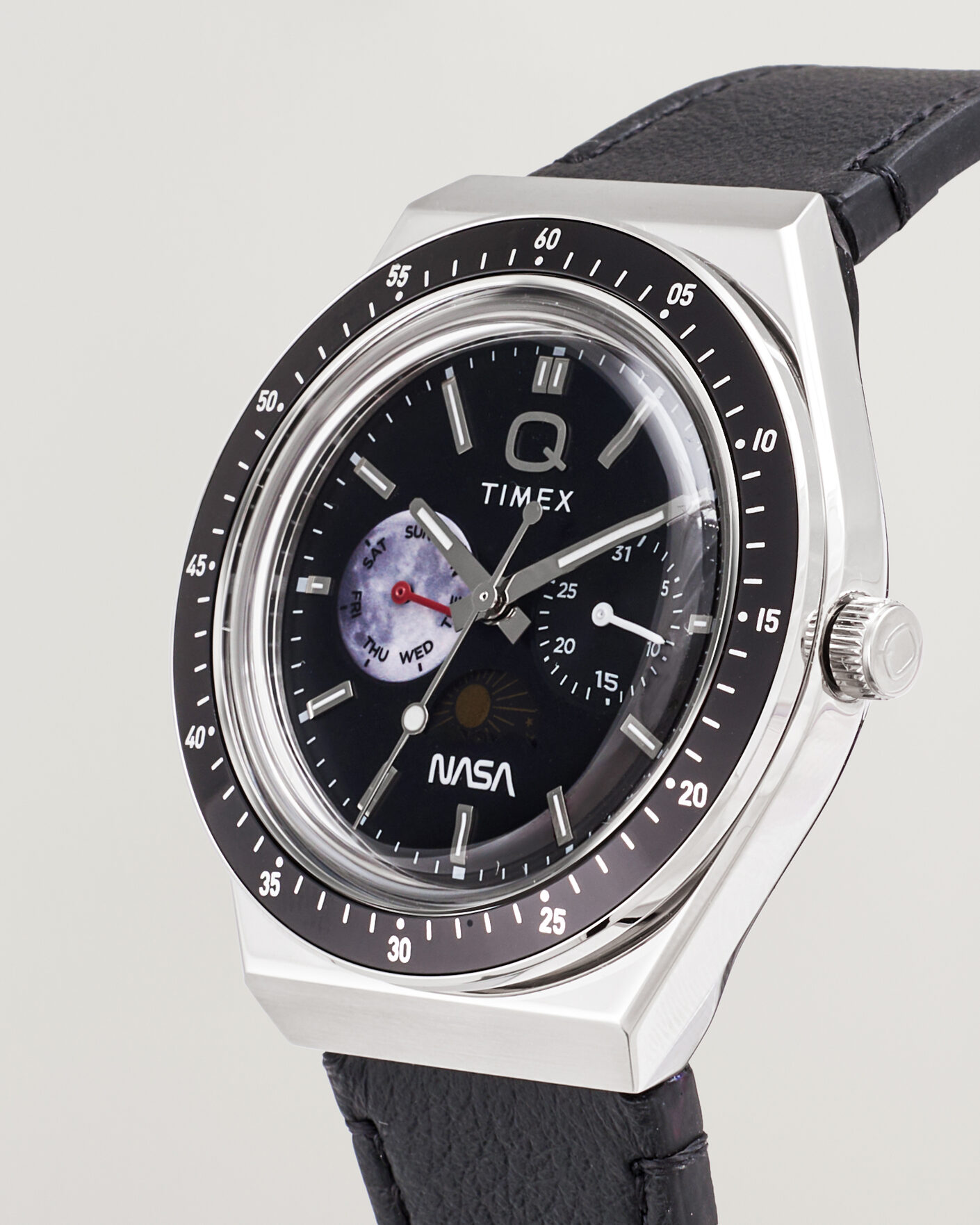 Herren | Timex Q Timex x NASA Luminous Leather Strap 40mm Black Dial | Timex | Q x NASA Luminous Leather Strap 40mm Black Dial