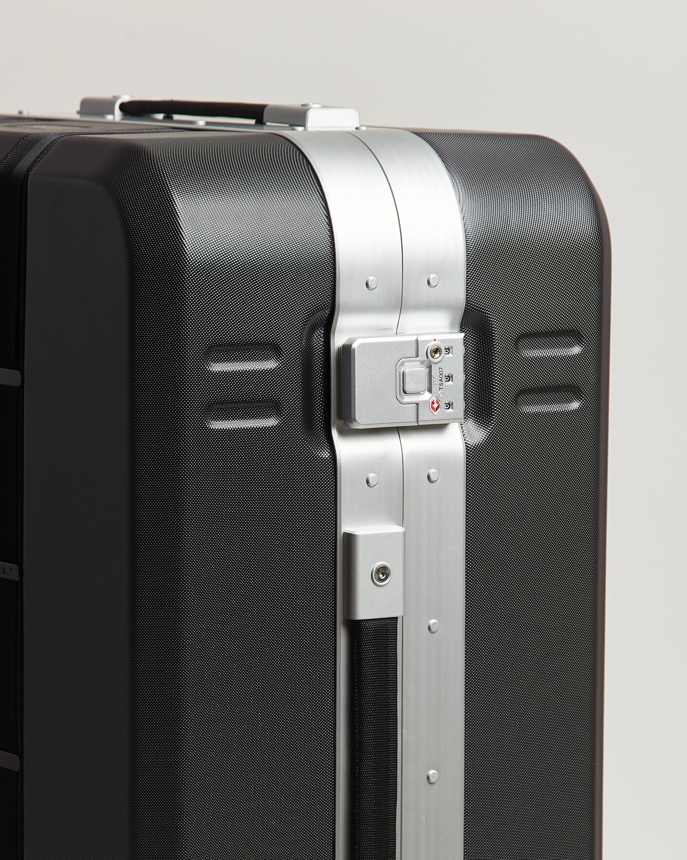 Herren | Taschen | DB | Ramverk Pro Check-In Luggage Large Silver/Black