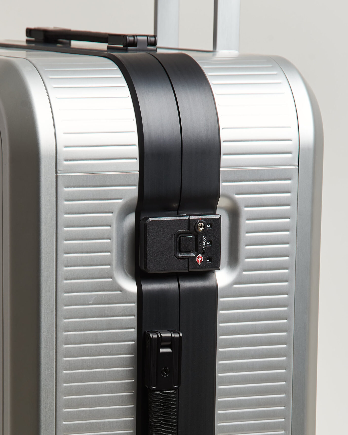 Herren | Taschen | DB | Ramverk Alu Pro Check-In Luggage Large Silver/Onyx
