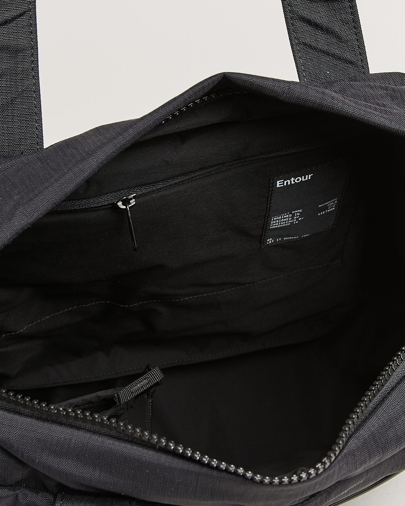 Herren | Taschen | DB | Entour Tote 22L Black Out