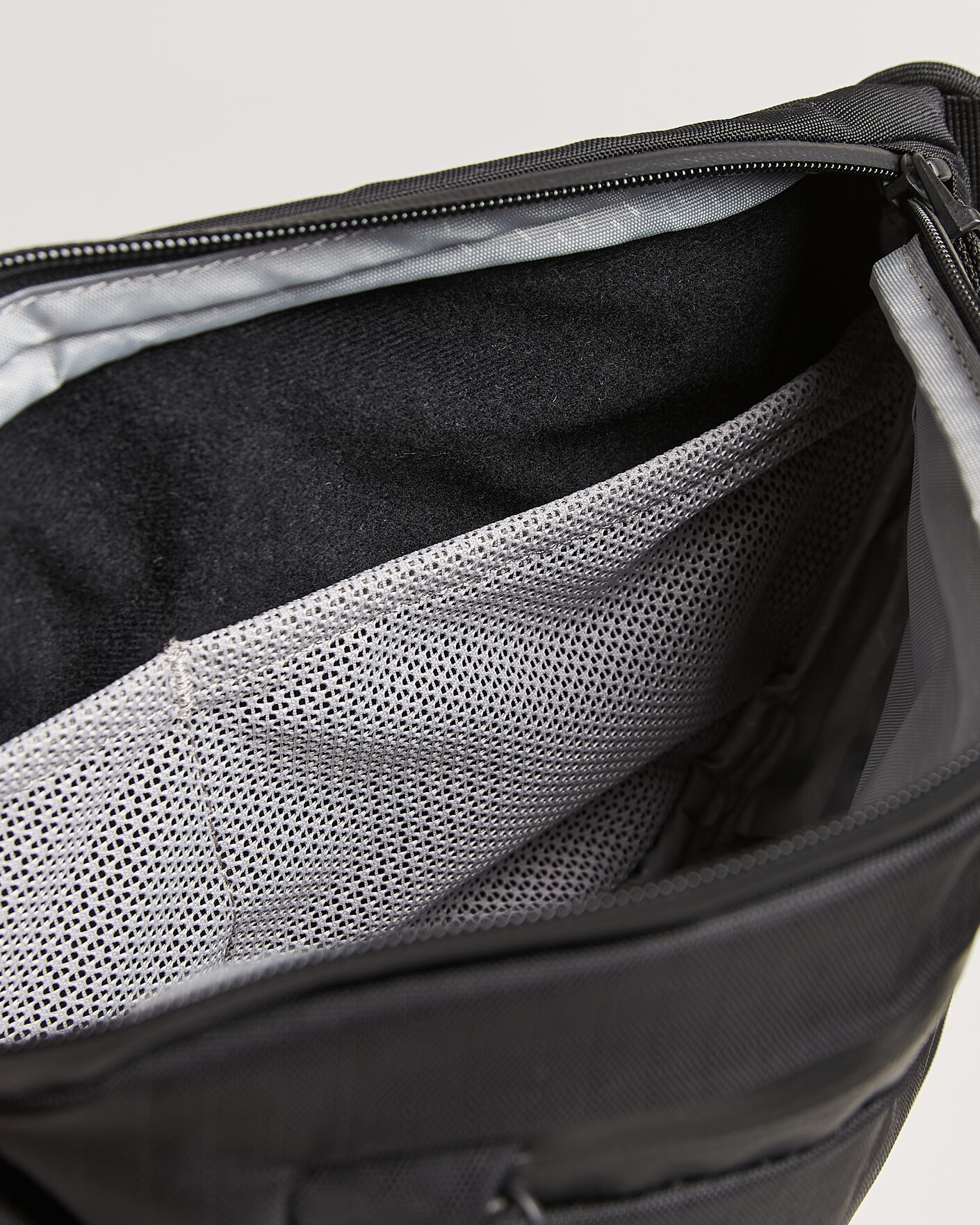 Herren | Taschen | DB | Roamer Pro Sling Bag 6L Black Out