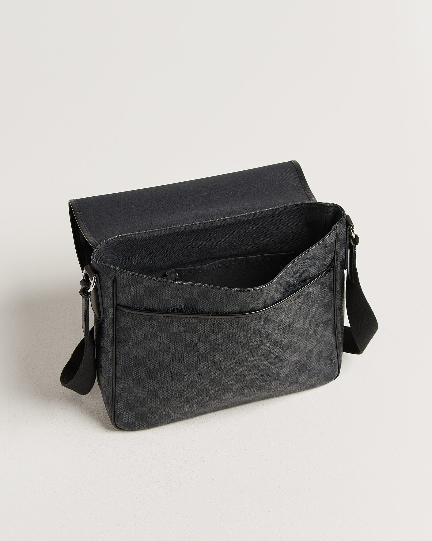 Herren | Pre-Owned & Vintage Bags | Louis Vuitton Pre-Owned | Daniel MM Shoulder Bag Damier Graphite