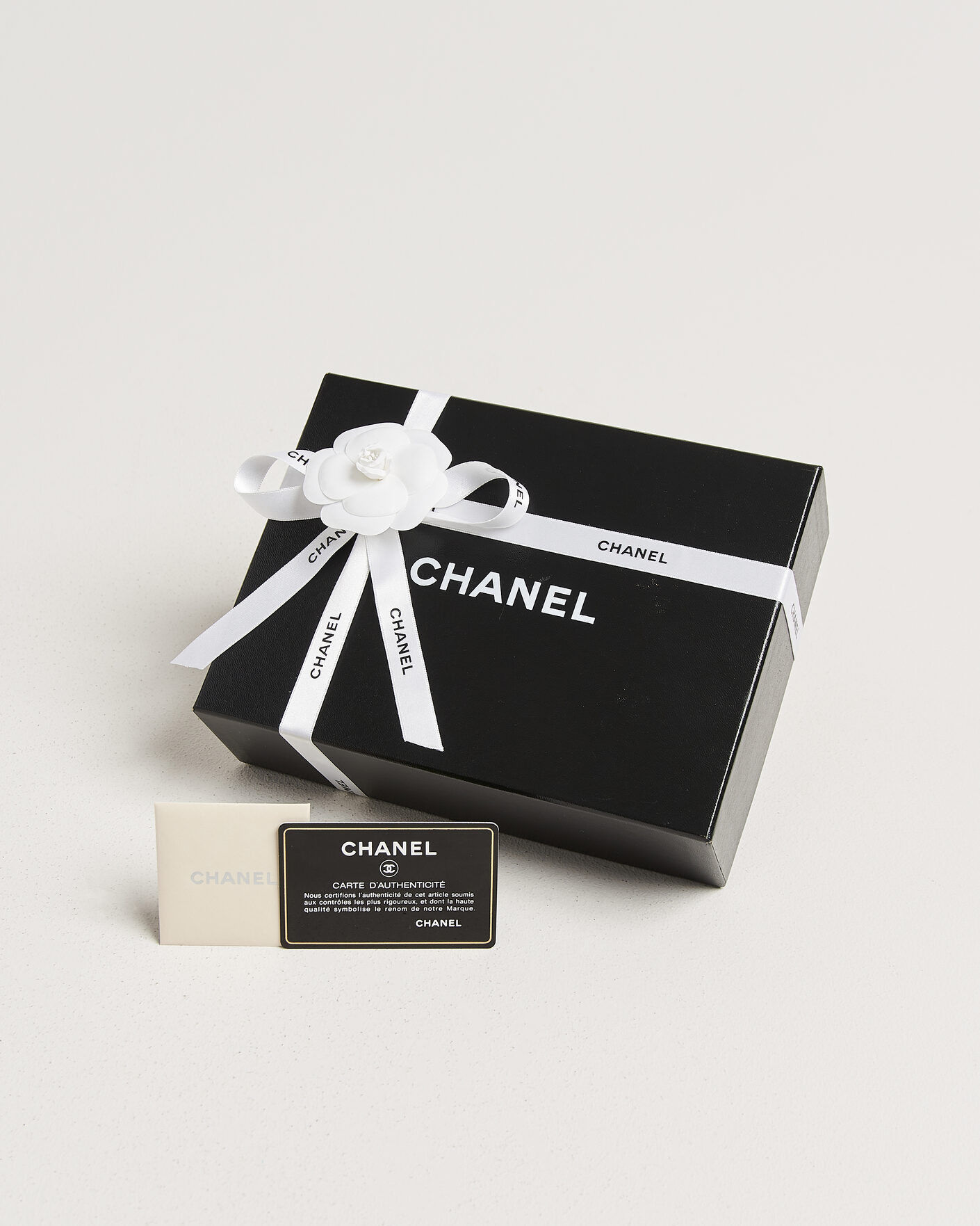 Herren | Pre-Owned & Vintage Bags | Chanel Pre-Owned | Wallet On Chain Camelia Lambskin Black