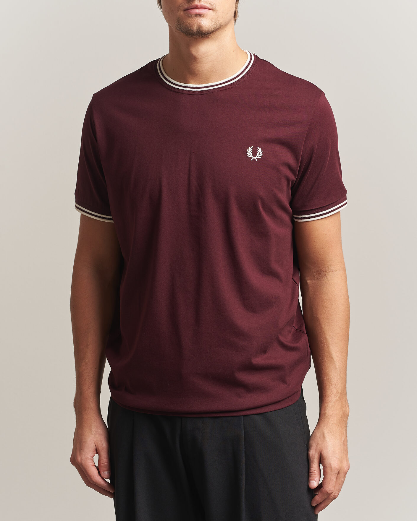 Herren | T-Shirts | Fred Perry | Twin Tipped T-Shirt Oxblood