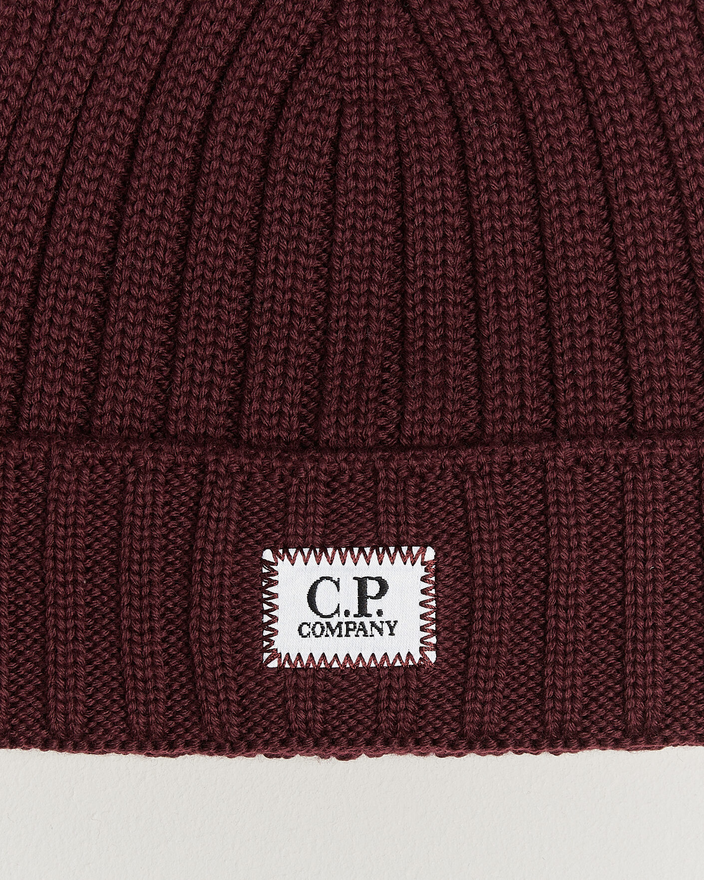 Herren | Mützen | C.P. Company | Extra Fine Merino Rib Knitted Hat Burgundy
