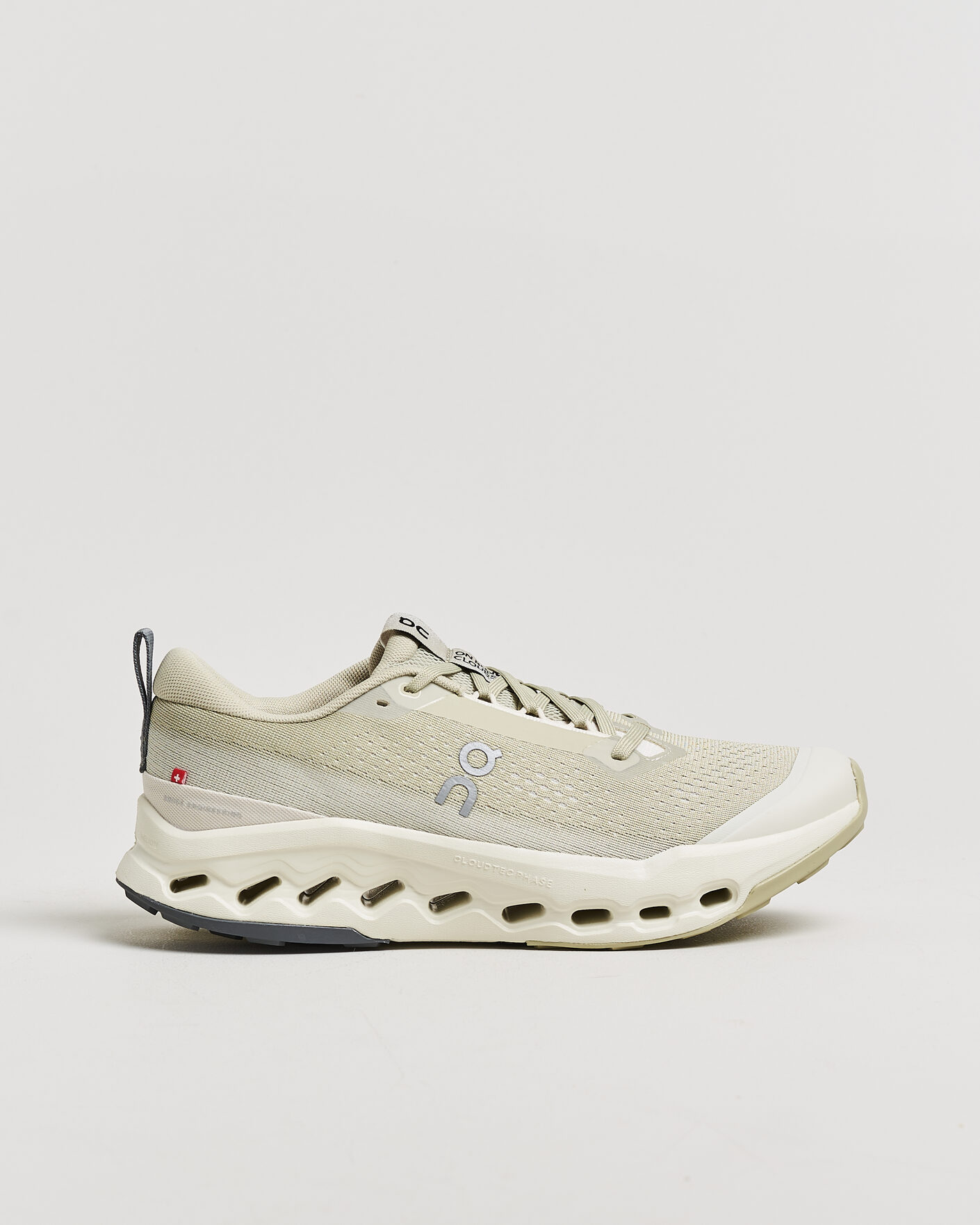 Herren | Runningsneakers | On | Cloudsurfer Trail 2 Chalk/Ghost
