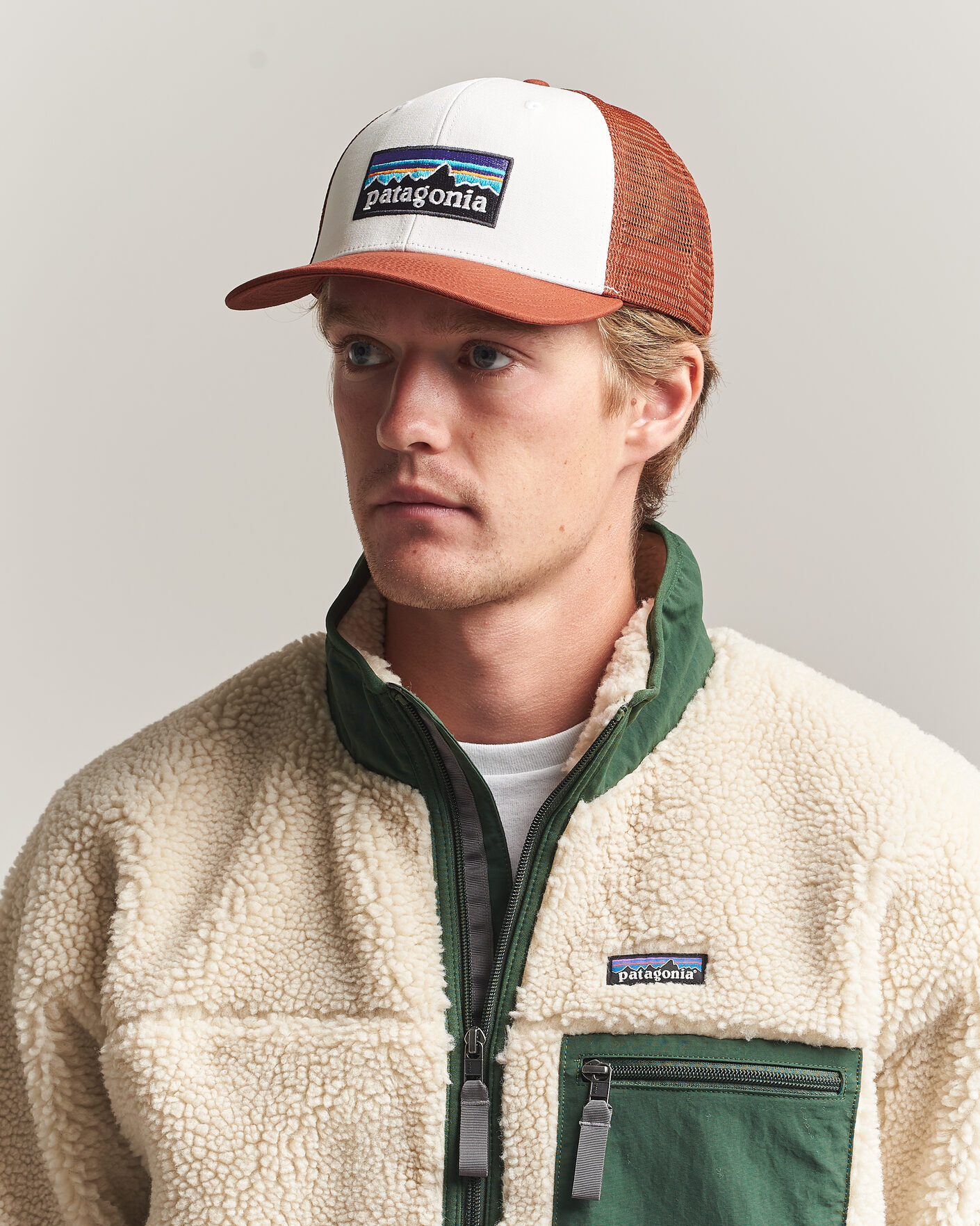 Herren | Hüte & Mützen | Patagonia | P-6 Logo Trucker Hat White/Red