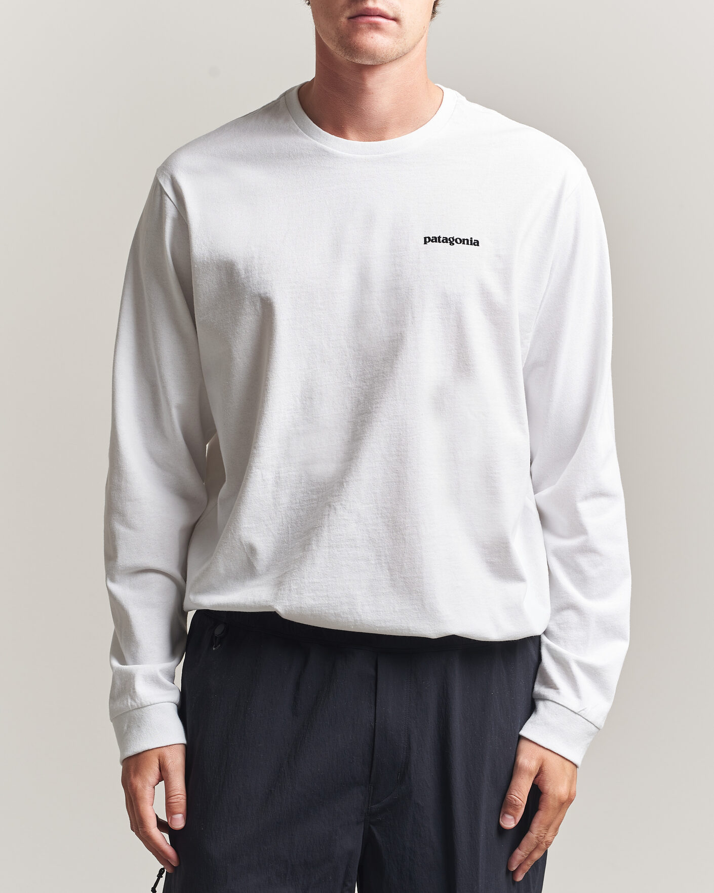 Herren | T-Shirts | Patagonia | P-6 Logo Responsibili LS T-Shirt Fiber White