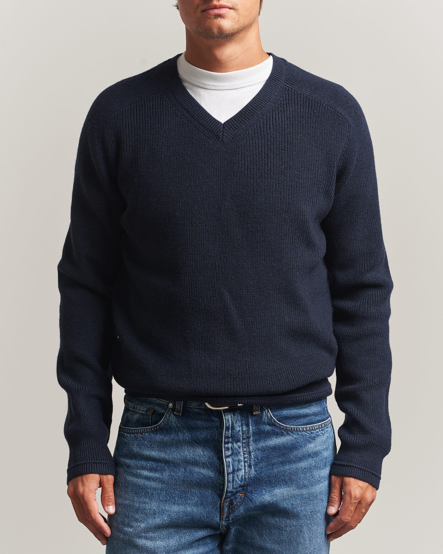 Herren | Pullover | Tiger of Sweden | Logan Wool Knitted V-Neck Night Grape