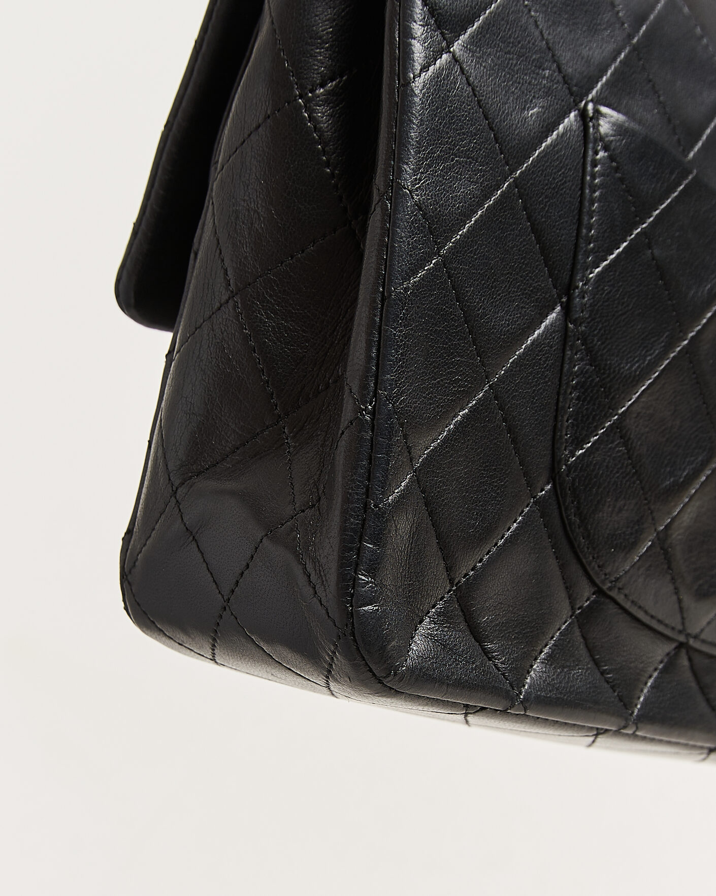 Herren | Chanel Pre-Owned Classic Medium Double Flap Bag Lambskin Black | Chanel Pre-Owned | Classic Medium Double Flap Bag Lambskin Black