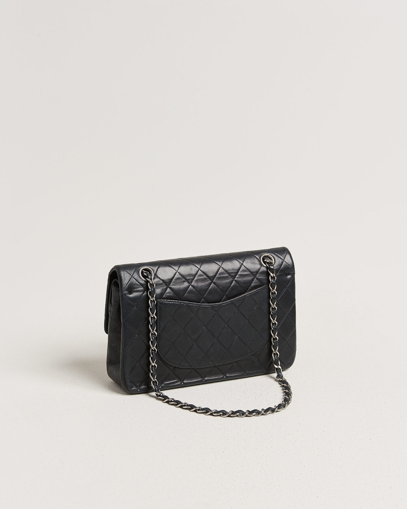 Herren | Pre-Owned & Vintage Bags | Chanel Pre-Owned | Classic Medium Double Flap Bag Lambskin Black