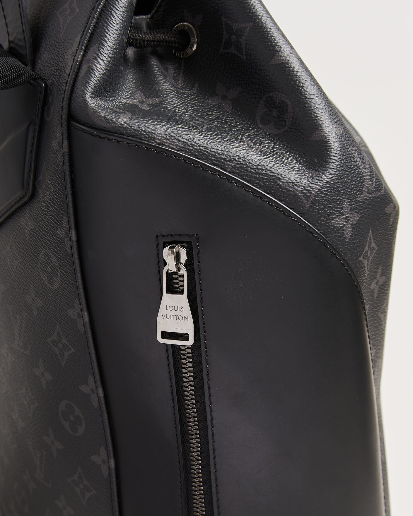 Herren | Pre-Owned & Vintage Bags | Louis Vuitton Pre-Owned | Explorer Backpack Monogram Eclipse
