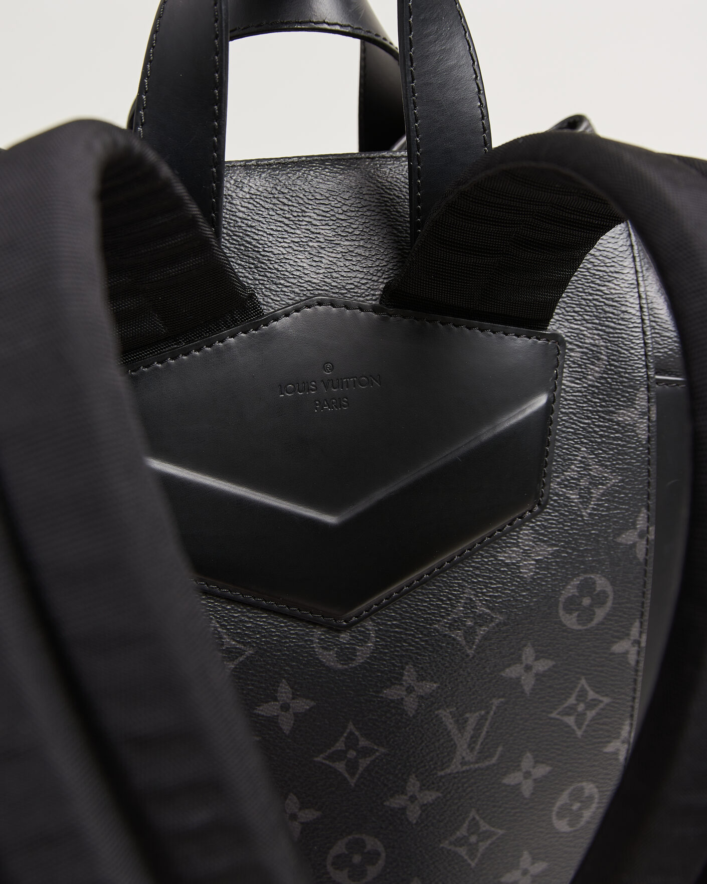 Herren | Pre-Owned & Vintage Bags | Louis Vuitton Pre-Owned | Explorer Backpack Monogram Eclipse