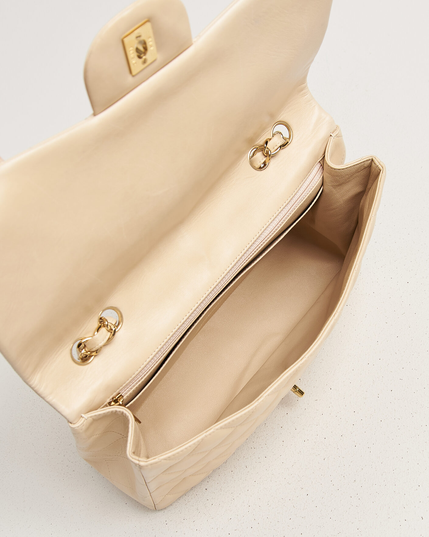 Herren | Pre-Owned & Vintage Bags | Chanel Pre-Owned | Classic Jumbo Single Flap Bag Lambskin Beige