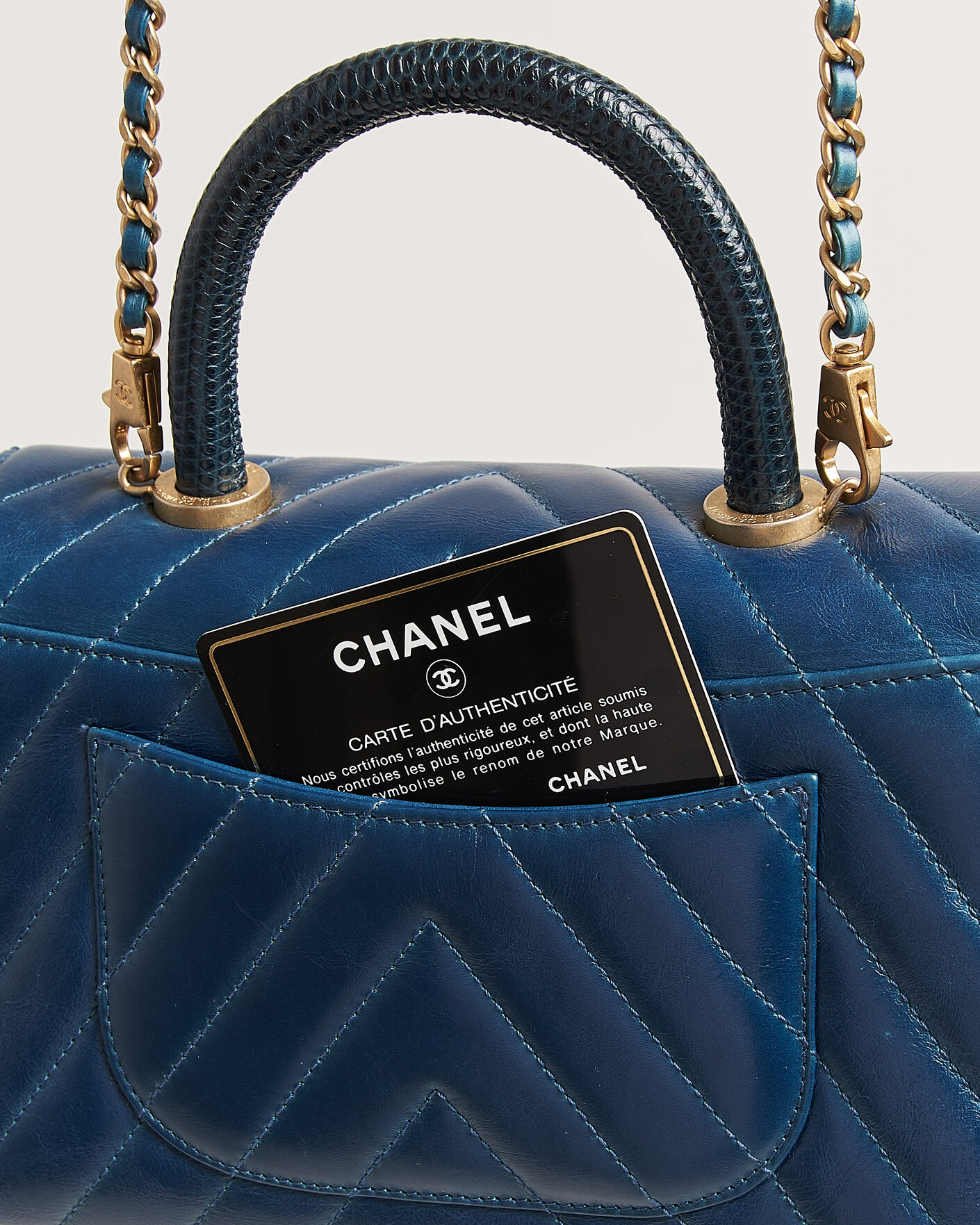 Herren | Pre-Owned & Vintage Bags | Chanel Pre-Owned | Coco Handle Chevron Bag Blue