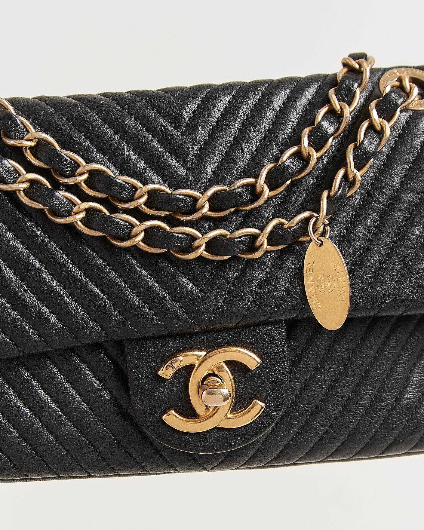 Herren | Pre-Owned & Vintage Bags | Chanel Pre-Owned | Chevron Small Flap Bag Black