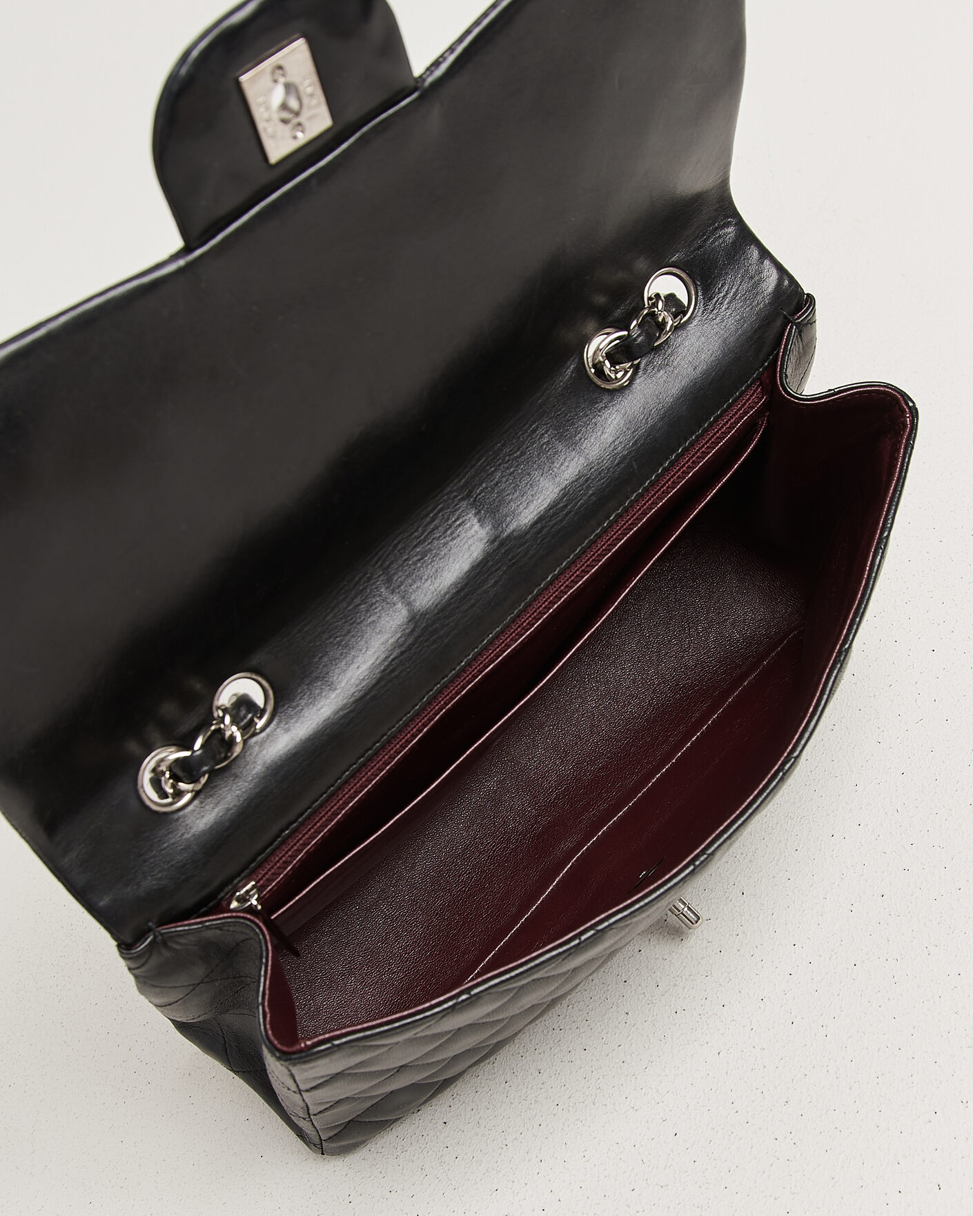 Herren | Pre-Owned & Vintage Bags | Chanel Pre-Owned | Classic Jumbo Single Flap Bag Lambskin Black