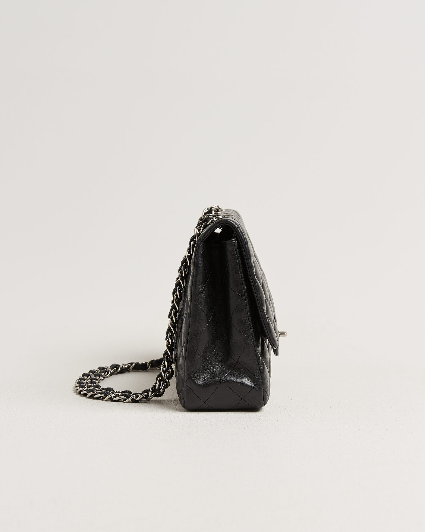 Herren | Chanel Pre-Owned Classic Jumbo Single Flap Bag Lambskin Black | Chanel Pre-Owned | Classic Jumbo Single Flap Bag Lambskin Black