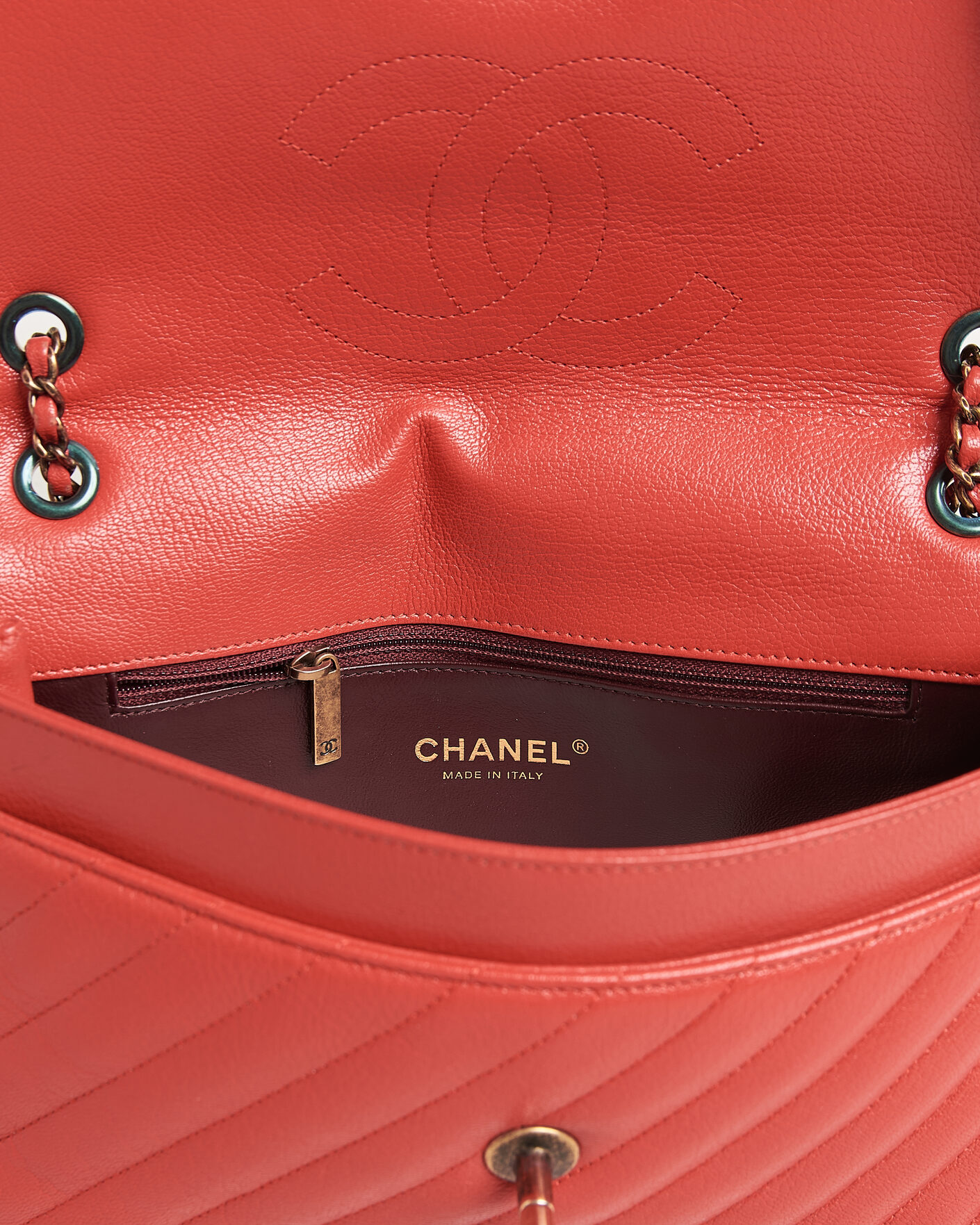 Herren | Pre-Owned & Vintage Bags | Chanel Pre-Owned | Chevron Medium Flap Bag Coral