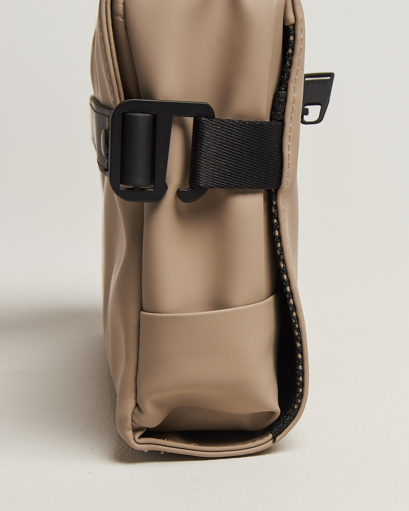 Herren | Taschen | RAINS | OTG Washbag Beige