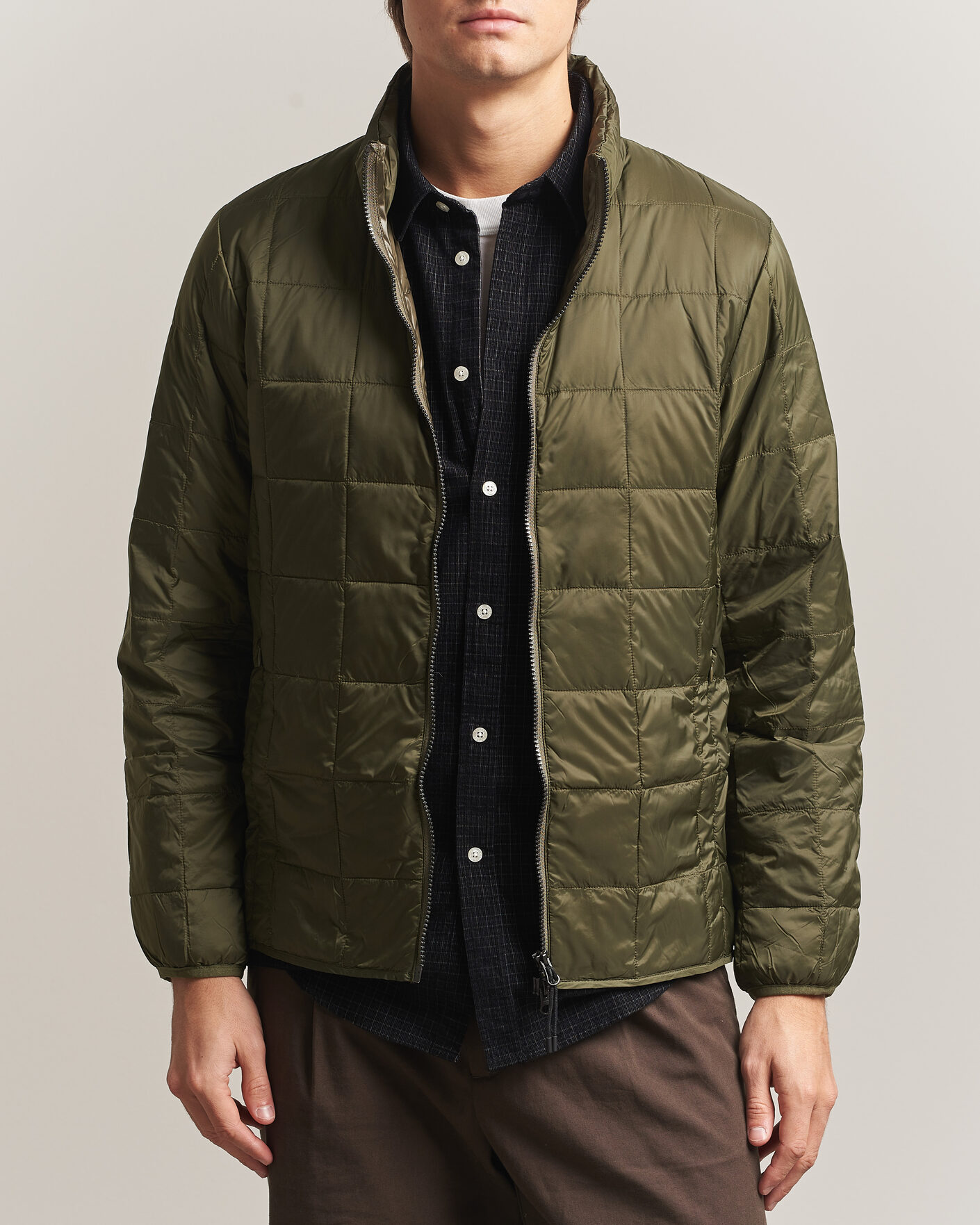 Herren | Jacken | TAION | High Neck Full Zip Lightweight Down Jacket Dark Olive