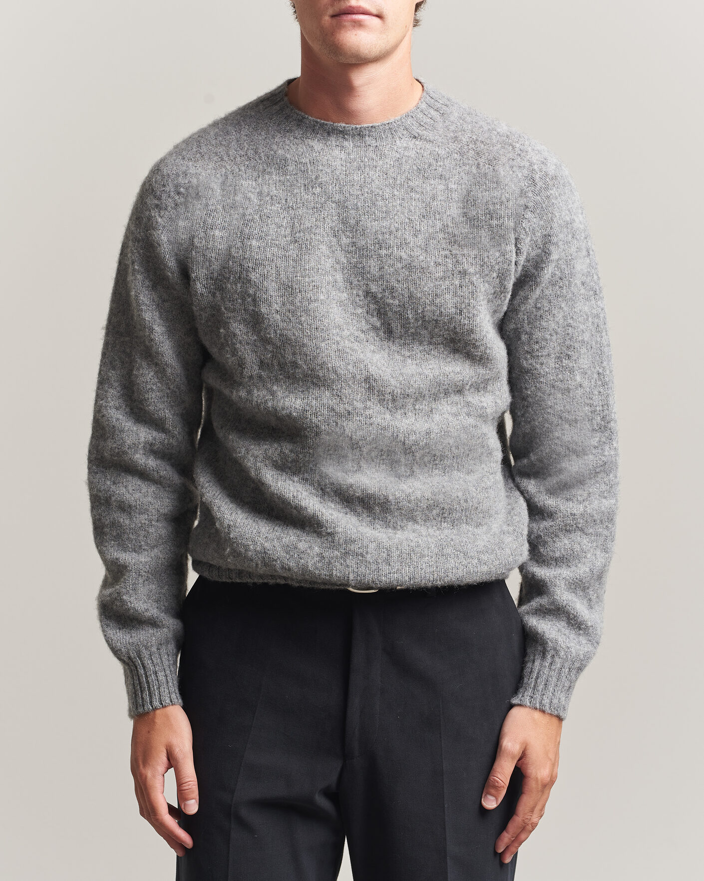 Herren | Pullover | Harley Of Scotland | Brushed Supersoft Lambswool Crewneck Mid Grey