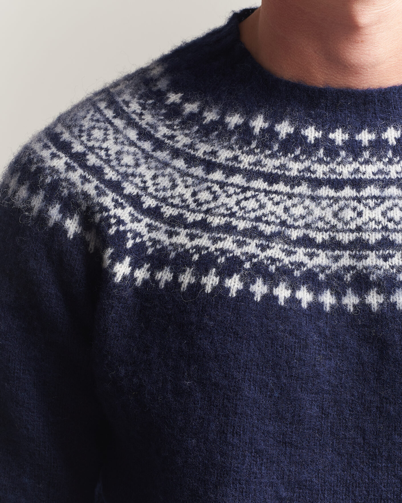 Herren | Pullover | Harley Of Scotland | Brushed Supersoft Lambswool Yolk Fairisle Navy/Snow White