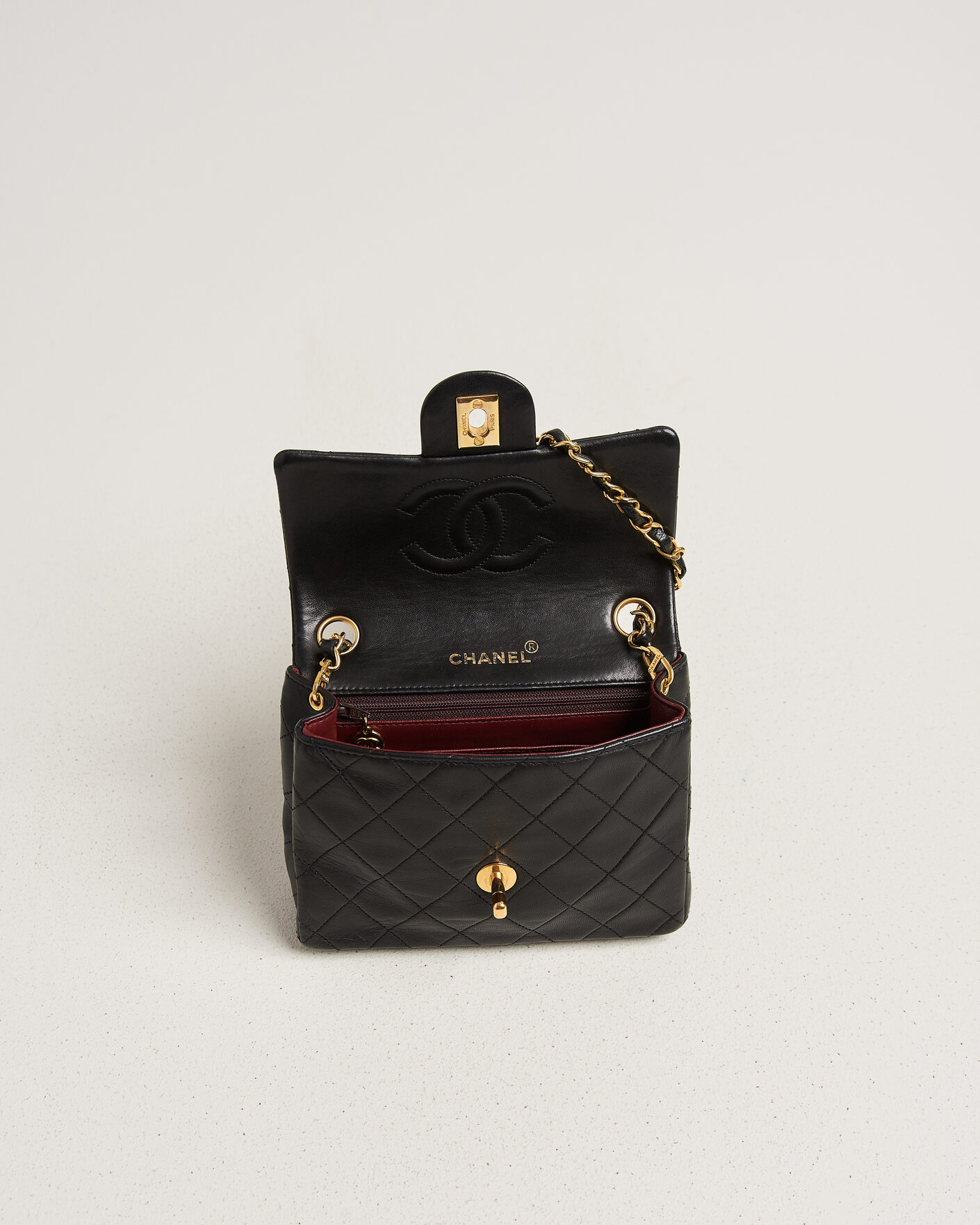 Herren | Pre-Owned & Vintage Bags | Chanel Pre-Owned | Classic Mini Square Single Flap Bag Lambskin Black