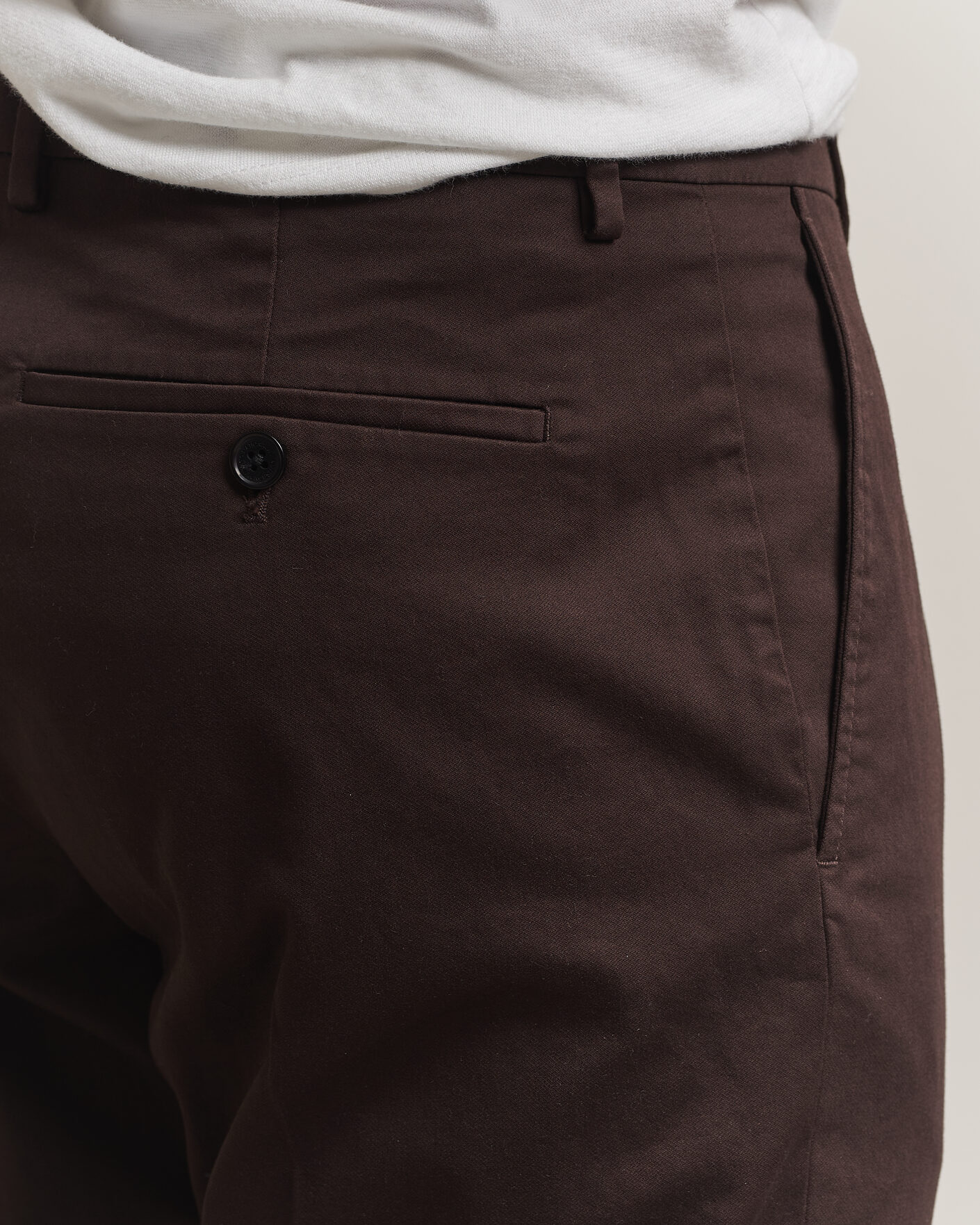 Herren | Hosen | NN07 | Bill Pleated Cotton Chinos Deep Truffle