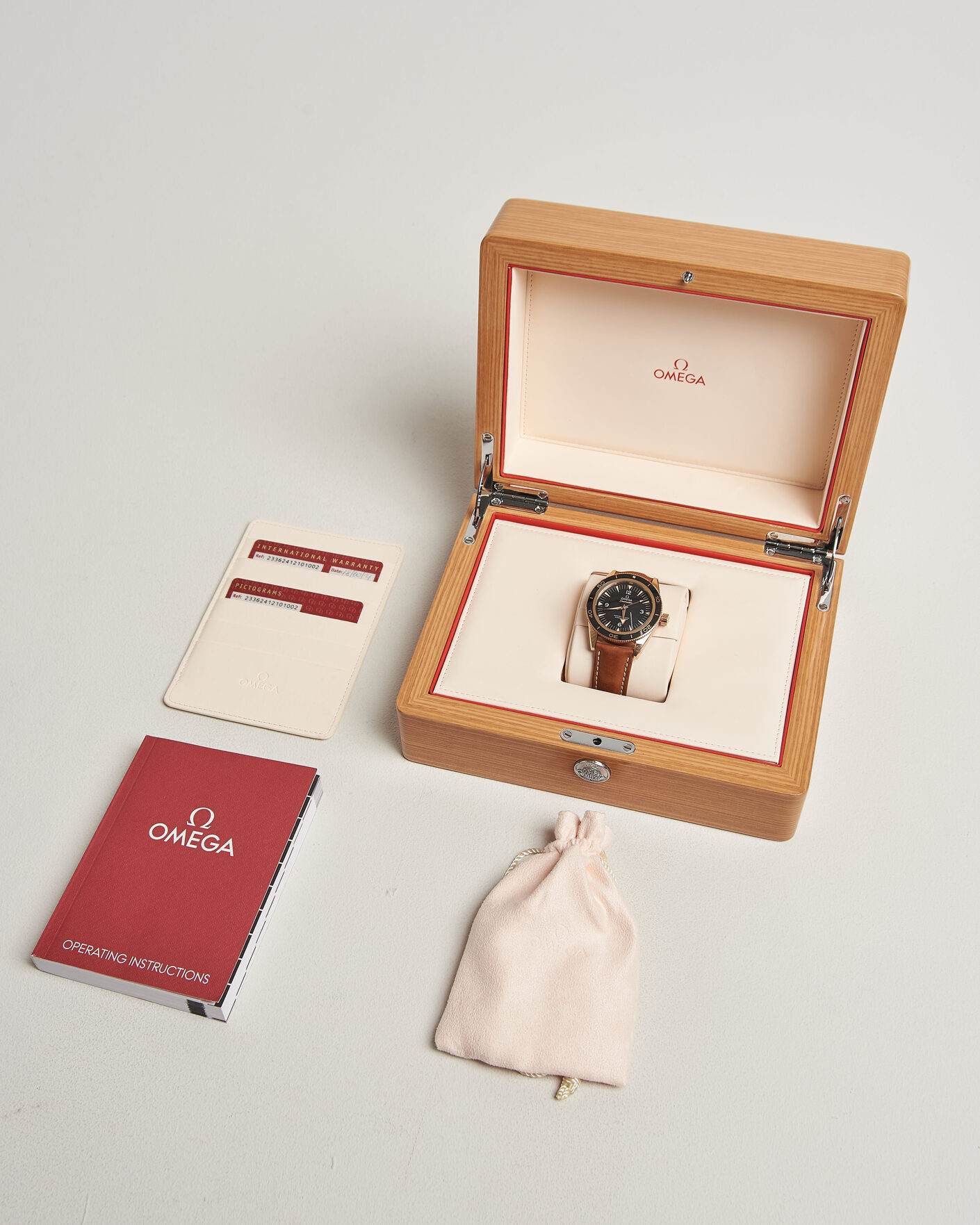 Herren | Pre-Owned & Vintage Watches | Omega Pre-Owned | Seamaster 300 Master Co-Axial 41 18K 