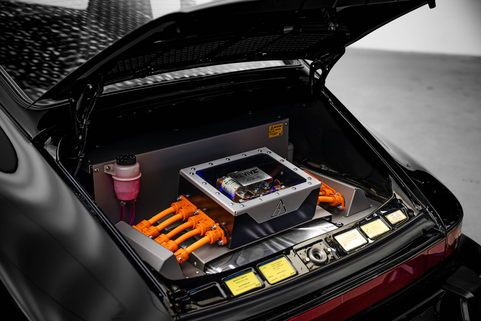 Herren |  | Pre-Owned & Vintage Cars | Revive One – WTL Electric