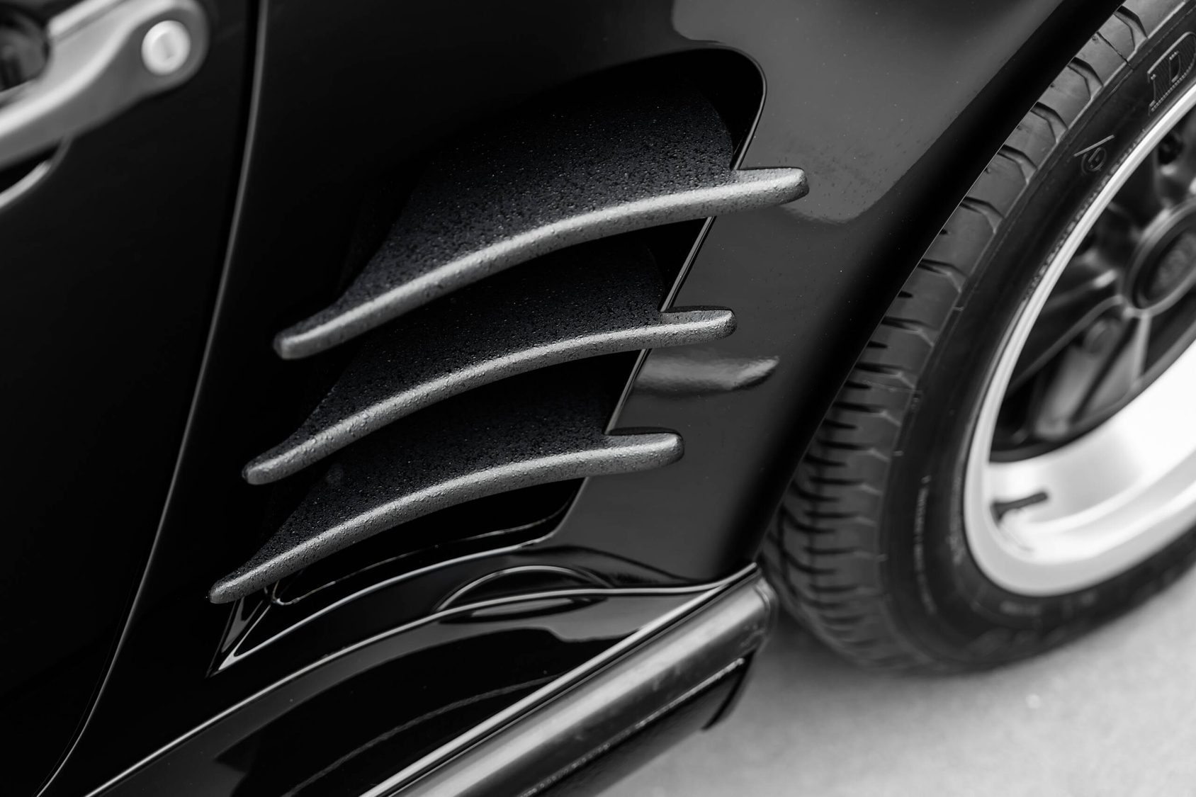 Herren | | Pre-Owned & Vintage Cars | Porsche 911 Carrera WTL Cab