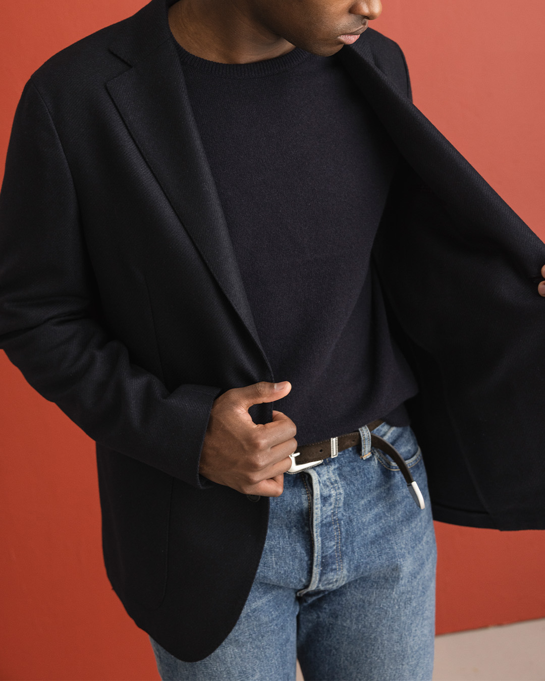 The Power of Fewer Pieces – Why Well-Chosen Basics Matter More Than You Think